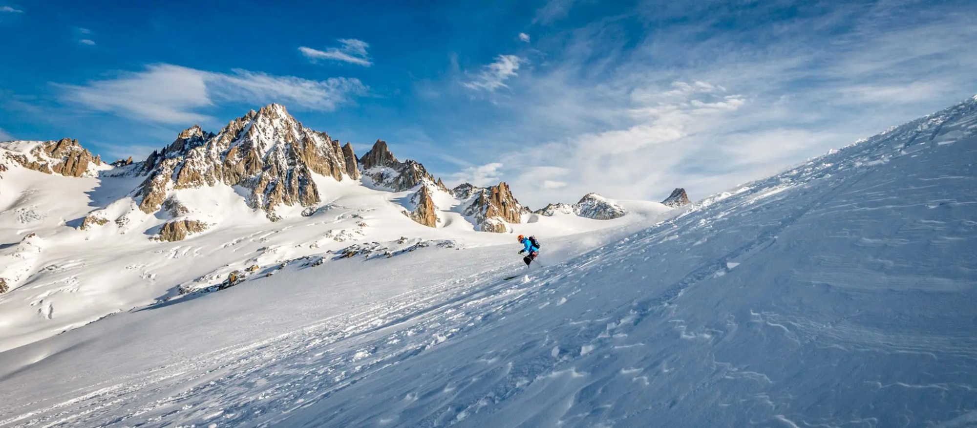 heliski-finhaut-flan-montagne-skieur